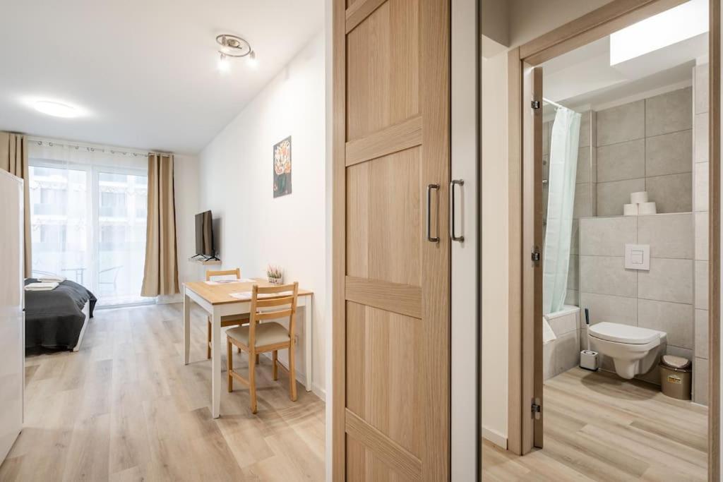 Oaks Studio With Balcony Budapest Esterno foto