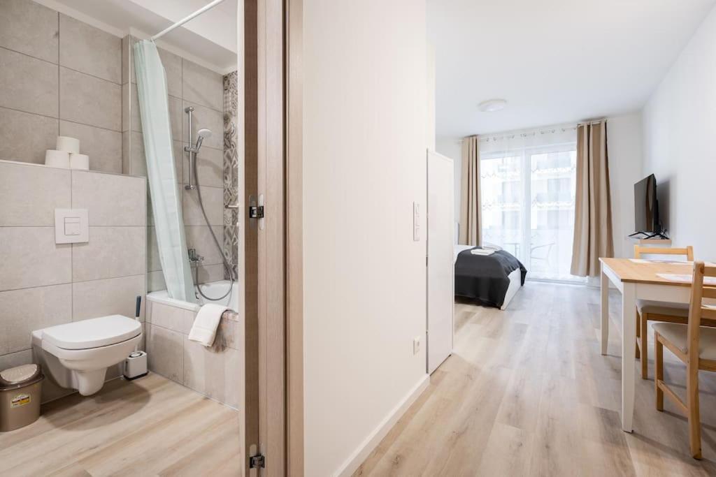 Oaks Studio With Balcony Budapest Esterno foto