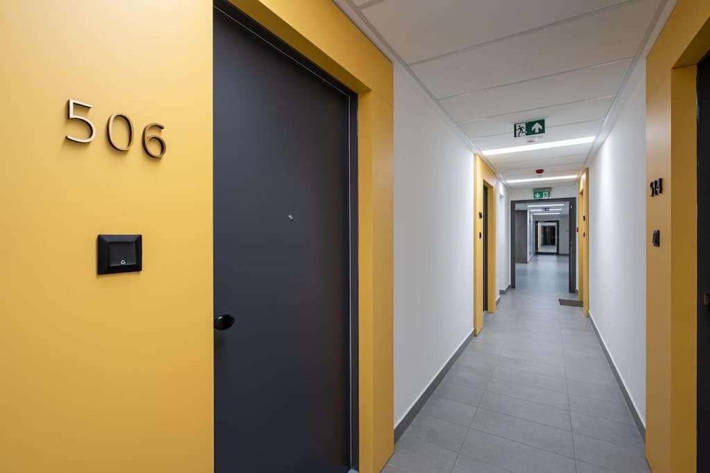 Oaks Studio With Balcony Budapest Esterno foto